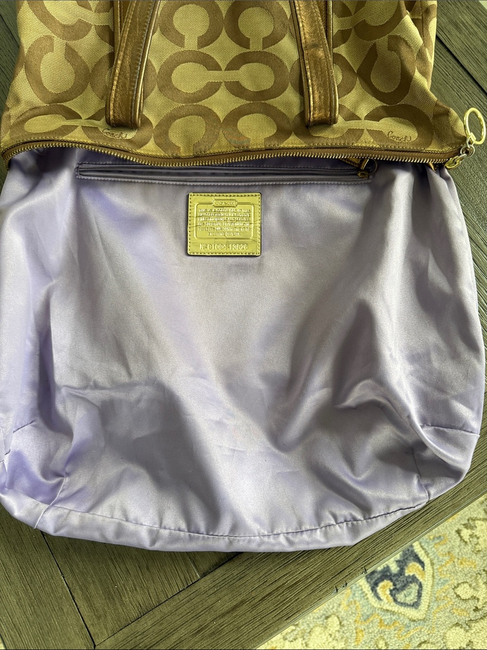 Coach Poppy Op Art Glam signature tote #13826 w/applique to cover issues - Picture 9 of 12
